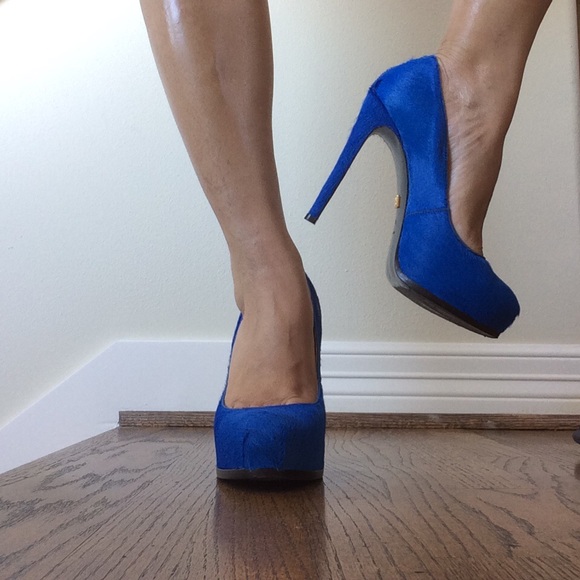 Pour La Victoire Electric Blue Fur Heels - Picture 5 of 9